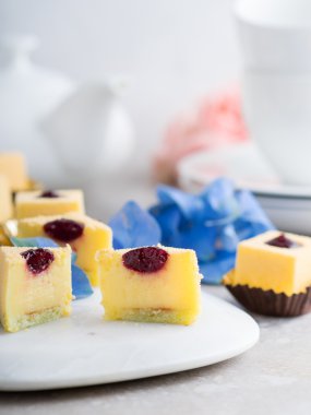 Reçel ile Fransız turuncu tatlı