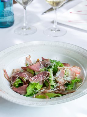 Ördek ile taze salata