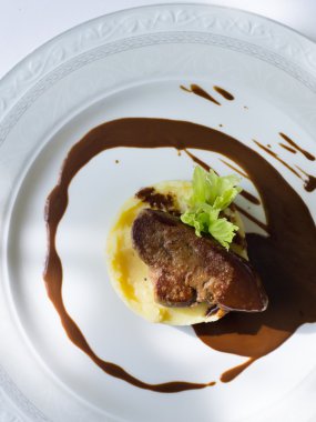 Kaz ciğeri patates ile