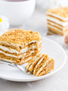 Rus tatlım Pasta krema ile