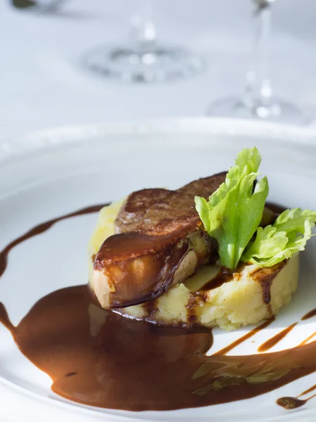 Foie gras with potatoes — Stock Photo, Image