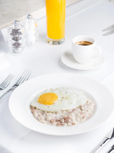 Farinha de aveia para pequeno almoço — Fotografia de Stock