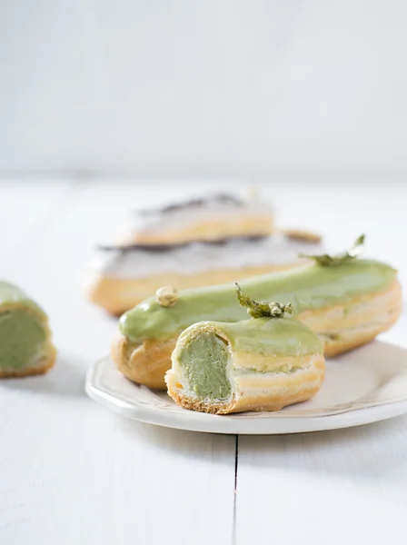 Süße hausgemachte Eclairs — Stockfoto