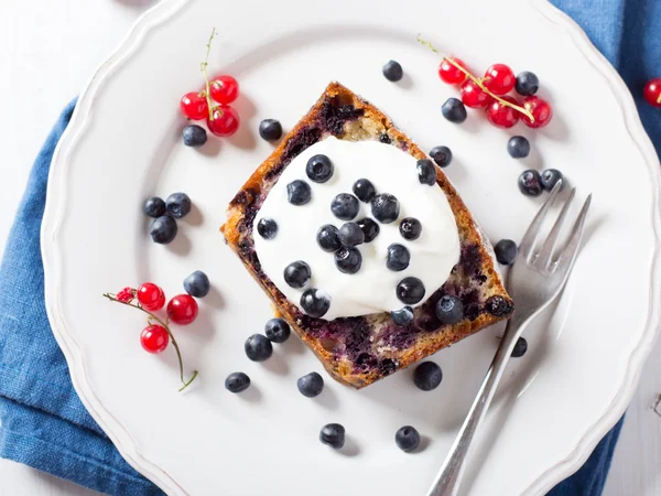 Pastel de yogur con arándanos — Foto de Stock