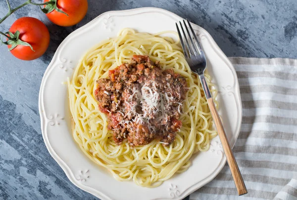 Utsökt spaghetti bolognese — Stockfoto