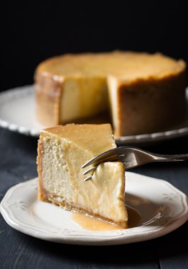 ev yapımı karamel cheesecake