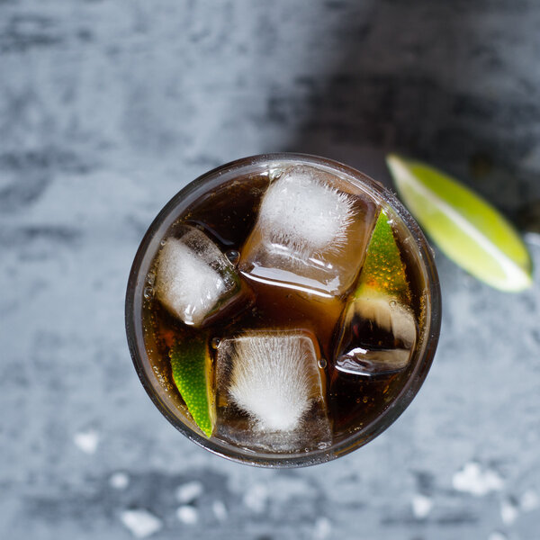 Cuba libre cocktail