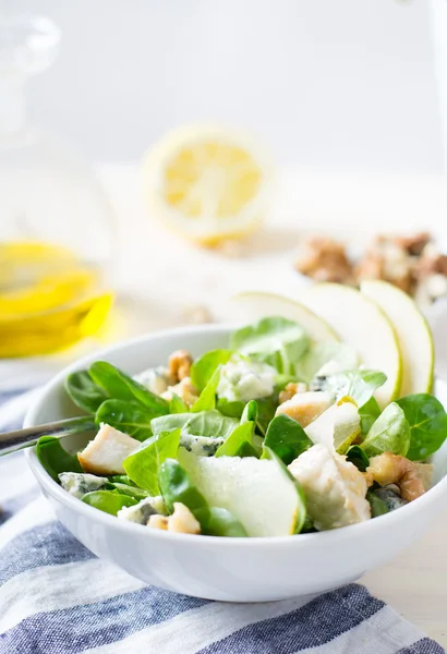 Salad with chicken and pear