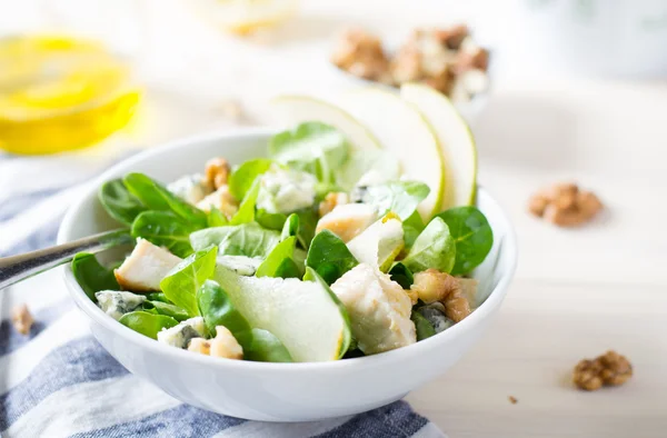 Sallad med kyckling och päron — Stockfoto