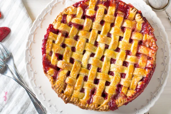 Pastel de fresa casero dulce — Foto de Stock