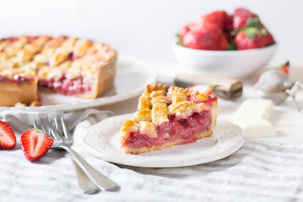 Pastel de fresa casero dulce —  Fotos de Stock