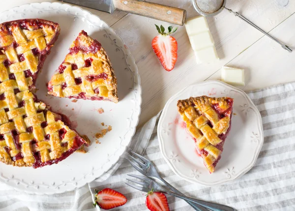 Pastel de fresa casero dulce —  Fotos de Stock