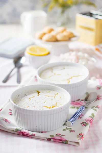 Zelfgemaakte citroen pudding — Stockfoto