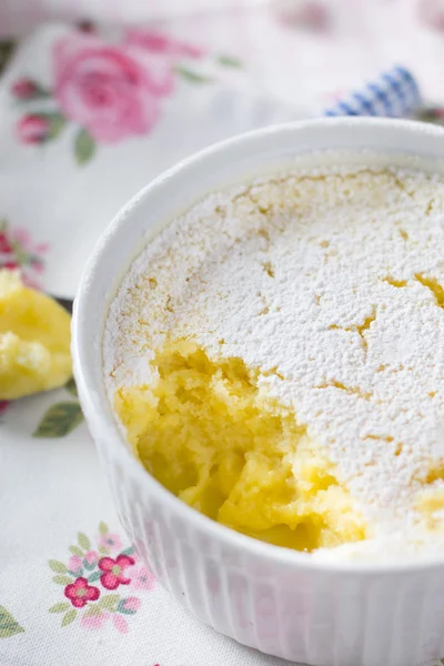 Hausgemachter Zitronenpudding — Stockfoto