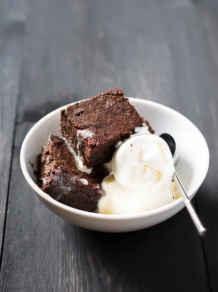Brownies al cioccolato con gelato — Foto Stock