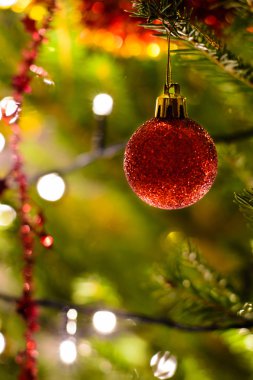 Noel ağacına asılı biblo