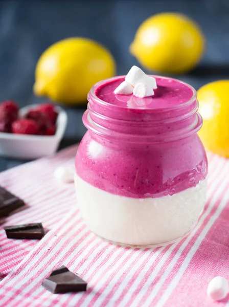 Limon ve ahududu smoothie — Stok fotoğraf