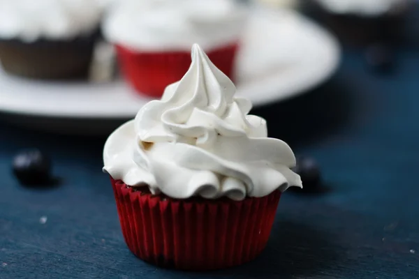 Zitronen-Cupcakes mit Zuckerguss — Stockfoto