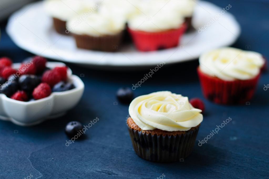 Lemon cupcakes with frosting