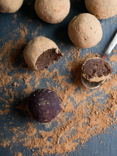 Trufas con fecha de chocolate —  Fotos de Stock