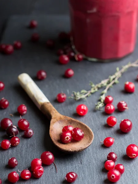 Crunberry coalhada em uma mesa de pedra — Fotografia de Stock