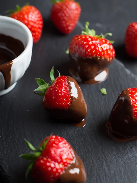 Fragola con cioccolato — Foto Stock