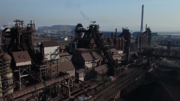 우크라이나 마리우폴에 대규모 공장이다 공장은 환경을 시킨다 공중에서 생태학적 — 비디오