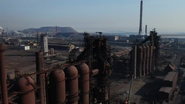 乌克兰Mariupol的大型工业冶金和化工厂 工厂污染环境 空中风景 生态灾难 — 图库视频影像
