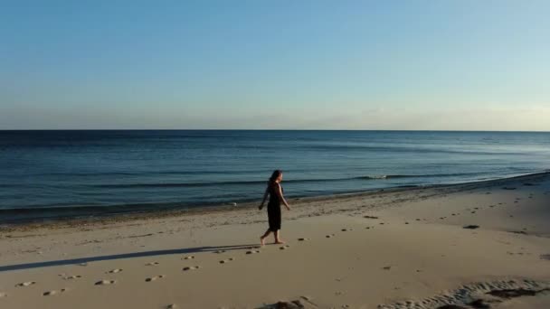 Red Hair Woman Long Black Dress Walking Beach Sensual Walk — Stock Video