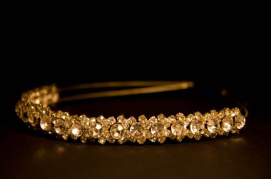 süslenmiş taç beyaz