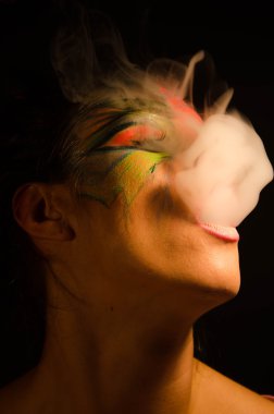 Siyah kadınlar boyalı