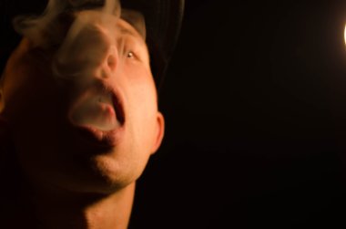 çocuk güzel dumanlı