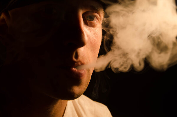 Дымчатый приятный мальчик
