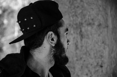 siyah adam moda