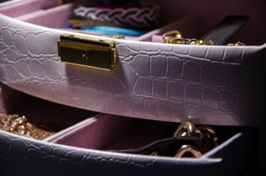 altın bilezik kutusu