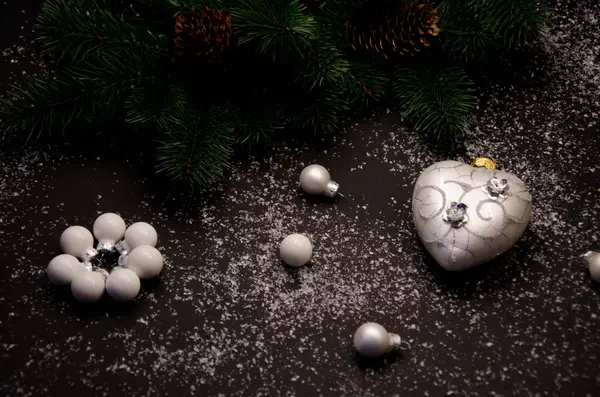 Рождественский снежный подарок — стоковое фото