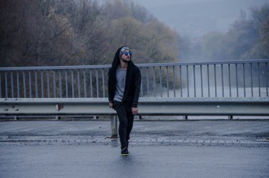 kötü çocuk sağdıç