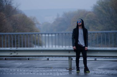 kötü çocuk sağdıç