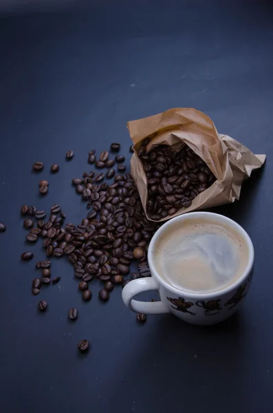 Чашка кави миттєвого бобу — стокове фото
