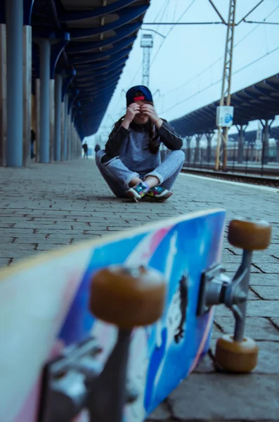 Skateboard bella ragazza — Foto Stock