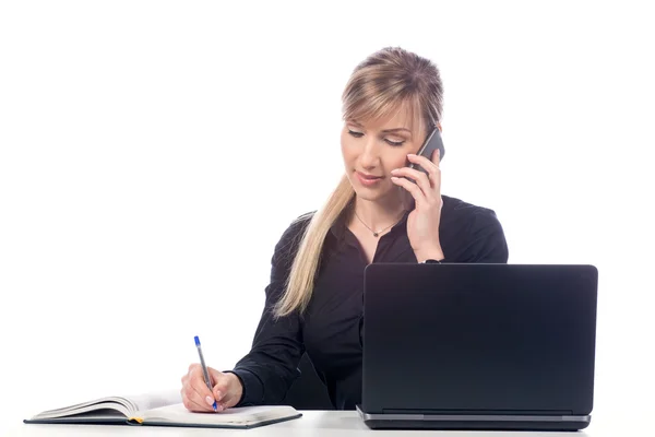 Donna d'affari che lavora in un computer portatile, isolare — Foto Stock