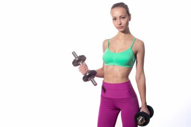 bir dumbbell ile genç atlet. izole