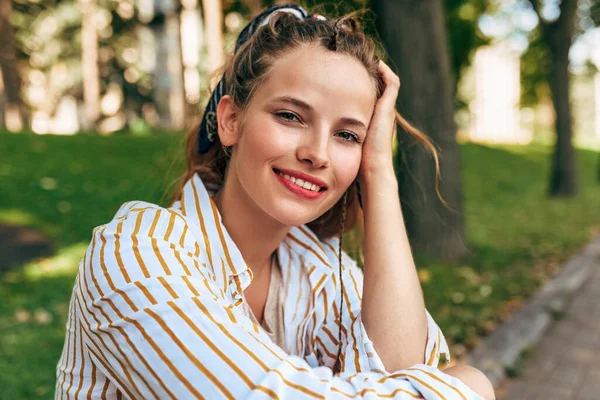 Closeup Portrait Positive Young Beautiful Woman Long Hair Resting Street — Stock Photo, Image