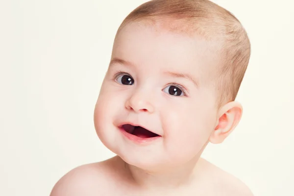 Adorable portrait de bébé beau et souriant — Photo