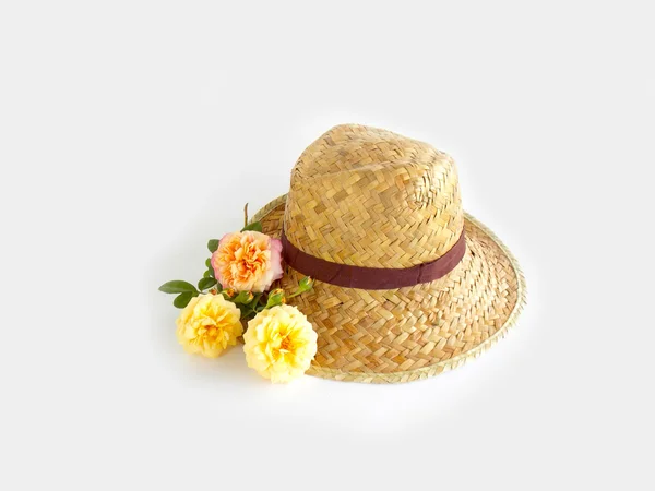 Straw hat with English rose flower on white background — Stock Photo, Image