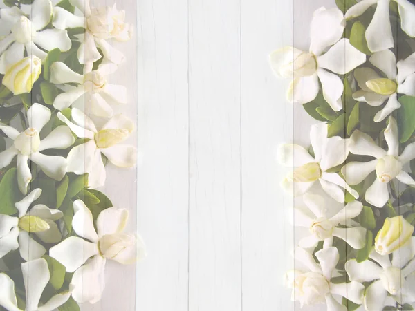 Schöne Gardenia Blume auf hölzernem Aussehen wie Malerei — Stockfoto
