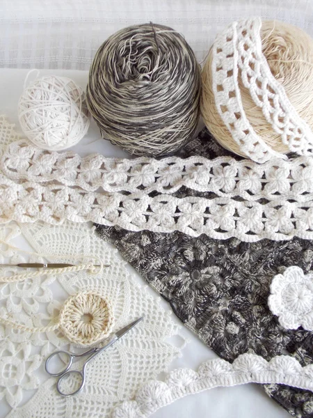 Crochet encaje sobre fondo blanco — Foto de Stock