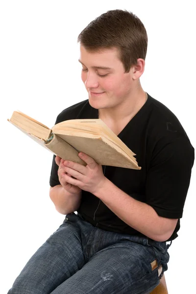 Joven leyendo un libro —  Fotos de Stock