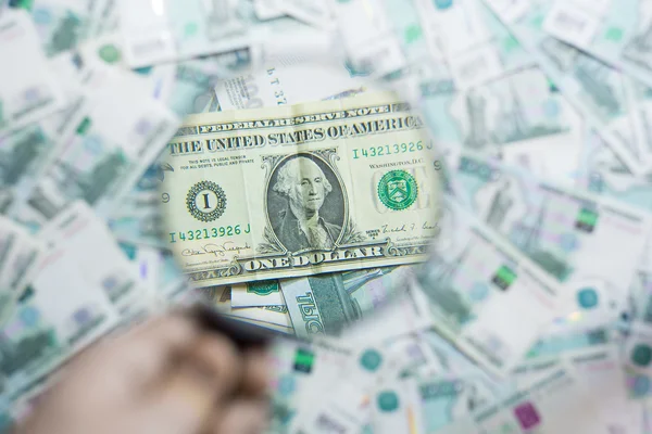 Dolar bonosu Rus para biriminin yakın çekiminde