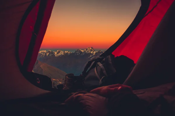 暖かいテントの夕日 — ストック写真